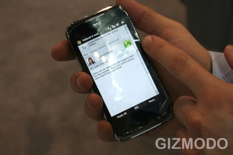 Illustration for article titled Hands-On HTC Touch Pro 2: HOT ITEM! BUY NOW! NICE SCREENS and BIG KEYBOARDS!!! (UPDATE GALLERY UPDATE)
